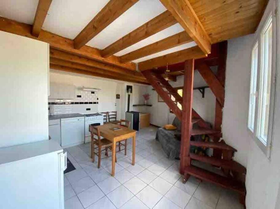Petite maison avec terrasse House in Occitanie