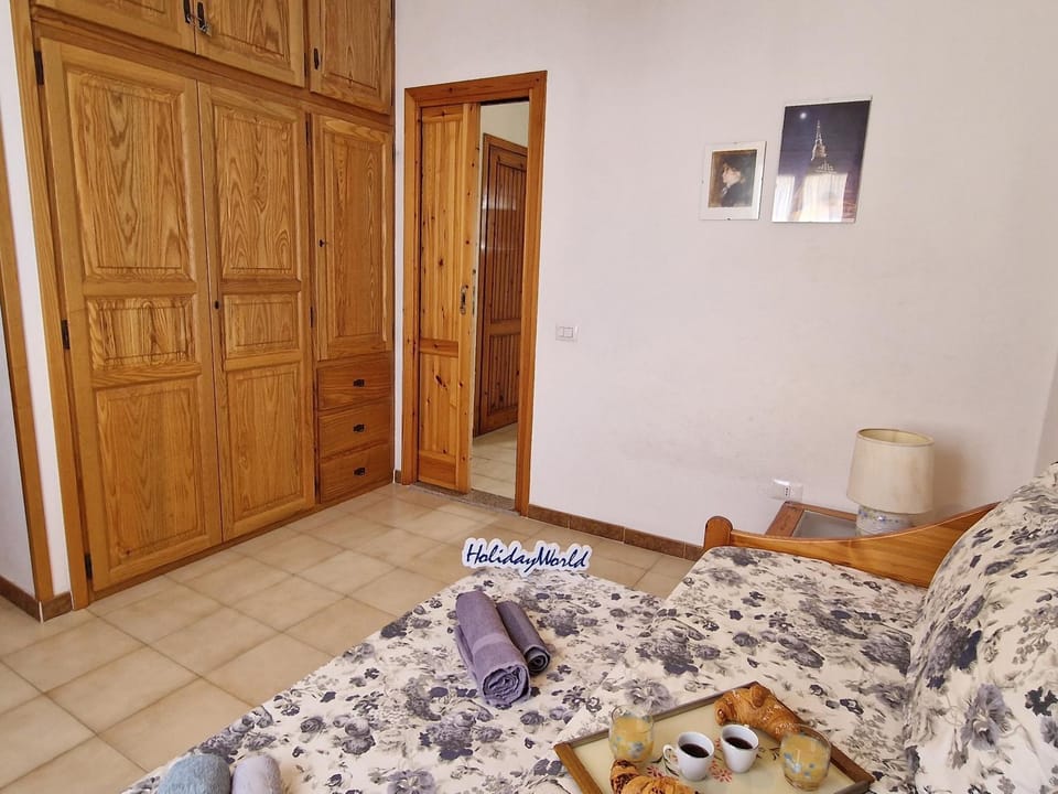 Bed, Photo of the whole room, Bedroom, wardrobe