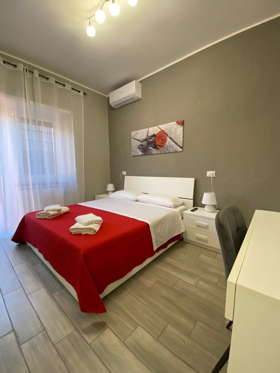 Bed, Photo of the whole room, Bedroom, towels, air conditioner