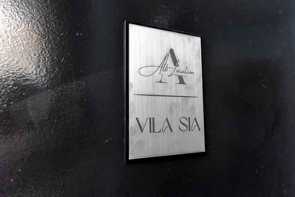 Property logo or sign
