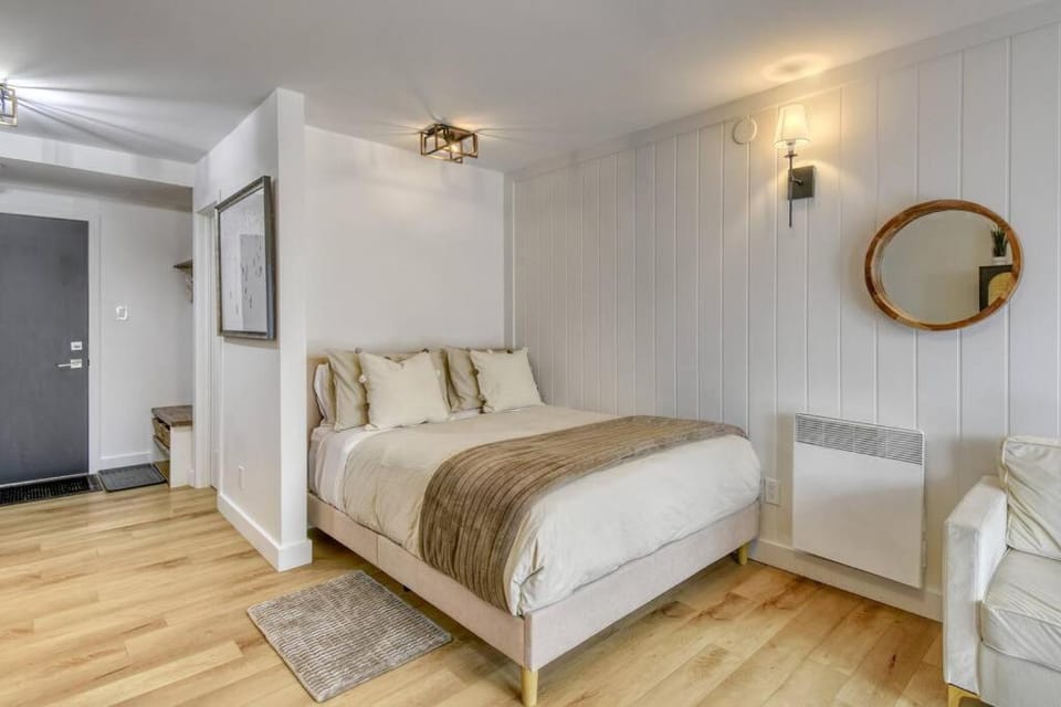 Studio 104 Mont -Tremblant Apartment in Mont-Tremblant