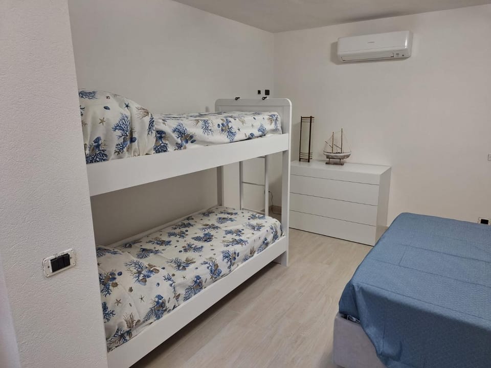 Bed, Bedroom, bunk bed, air conditioner