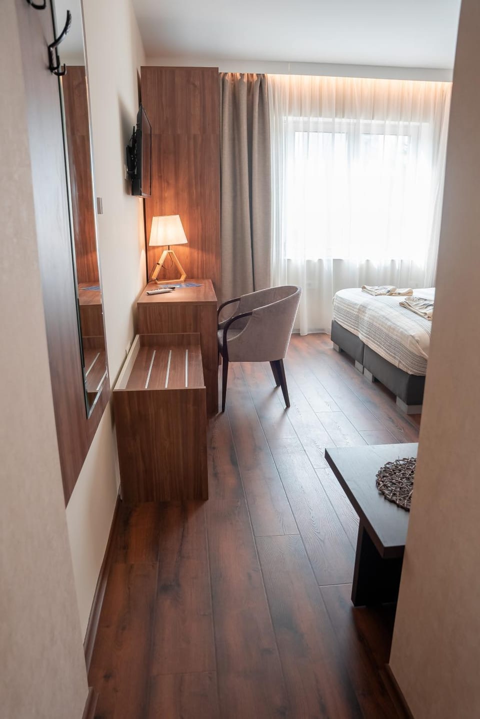 Bed, TV and multimedia, Seating area, Bedroom, air conditioner