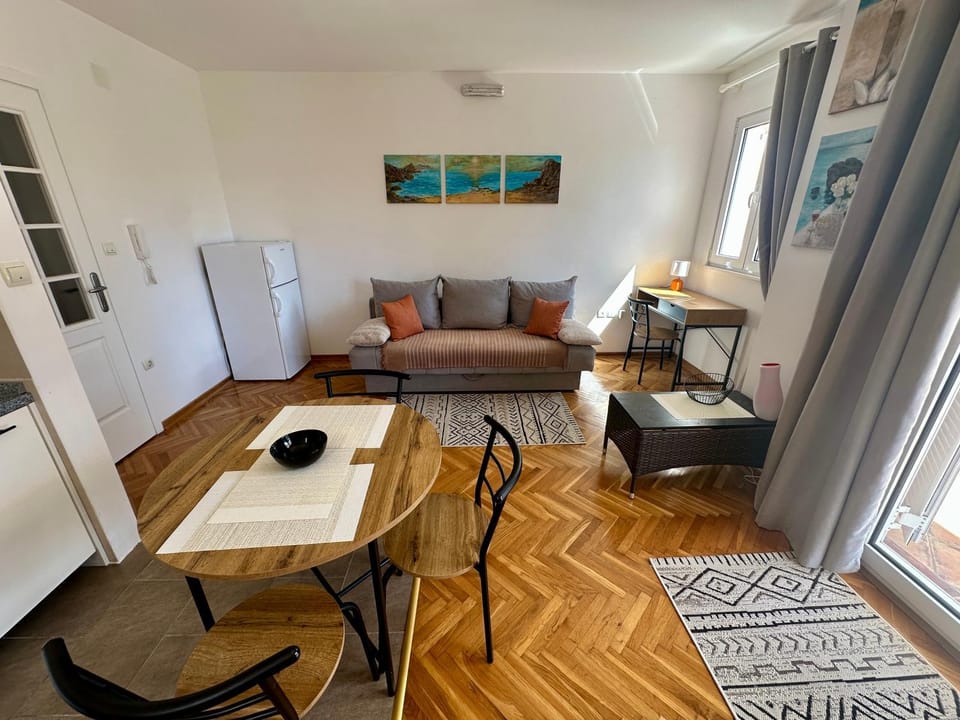 Forest Window Apartment Apartment in Budva Municipality