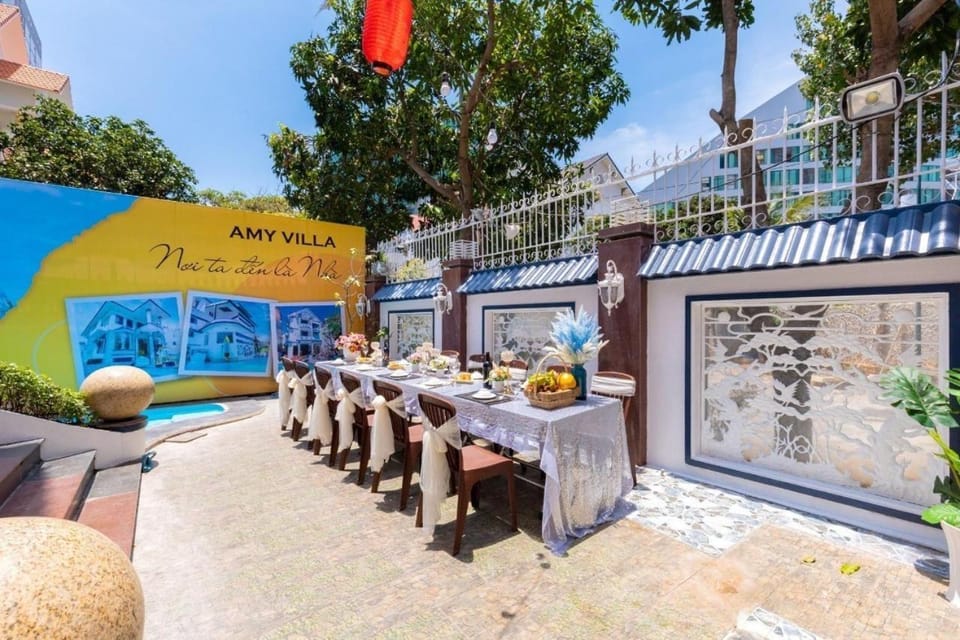 Patio, Lounge or bar