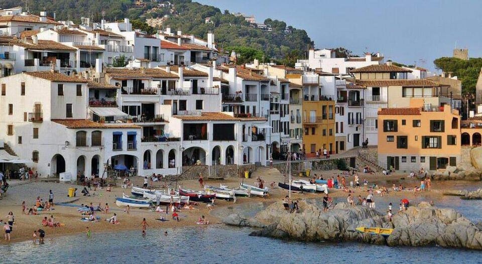 The Golden Oak in Calella Centre - 100m from Beach Apartment in Calella de Palafrugell