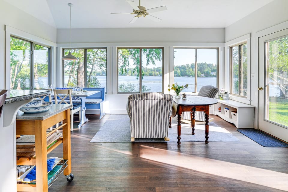 Waterfront Cottage in Summer Village w/ Grill House in Westford