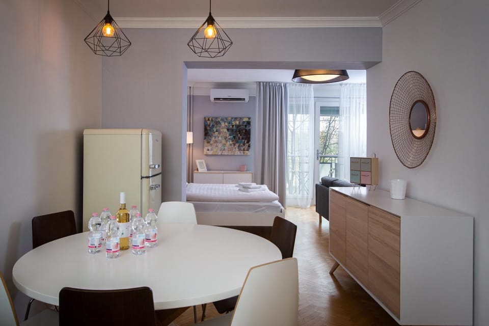 Living room, Photo of the whole room, Dining area