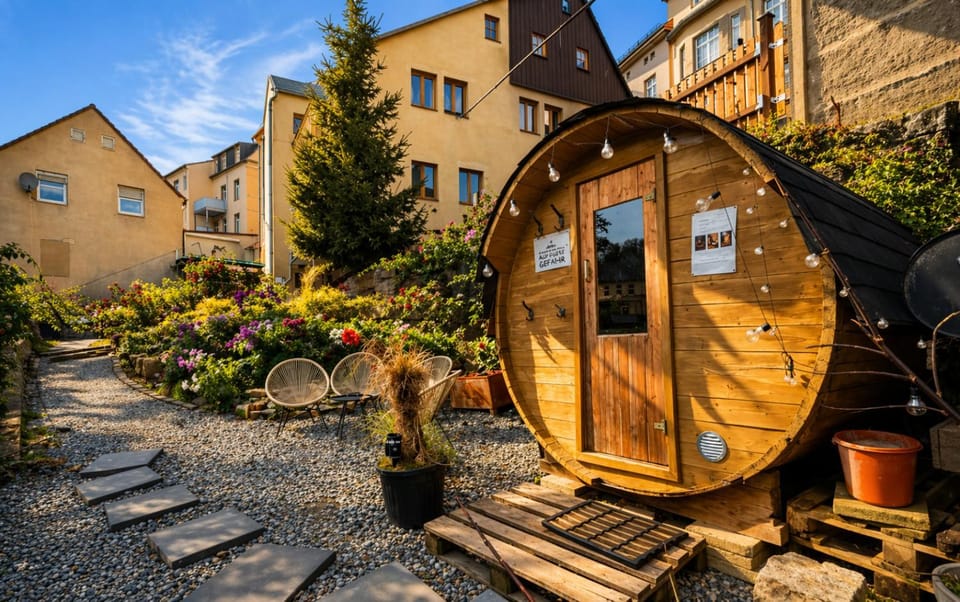 Garden, Sauna