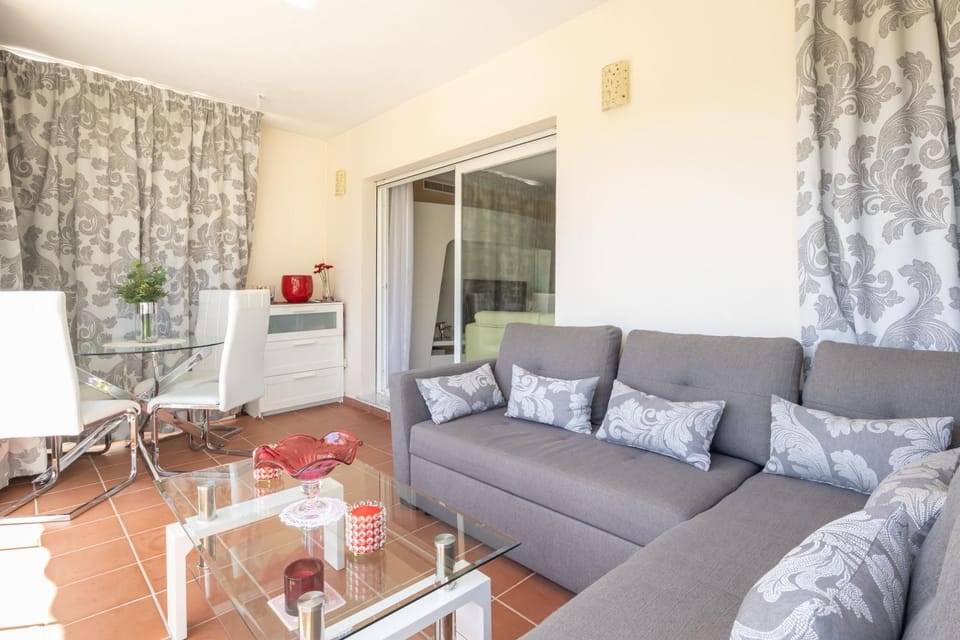 Balcony/Terrace, Balcony/Terrace, Living room, Seating area, Dining area