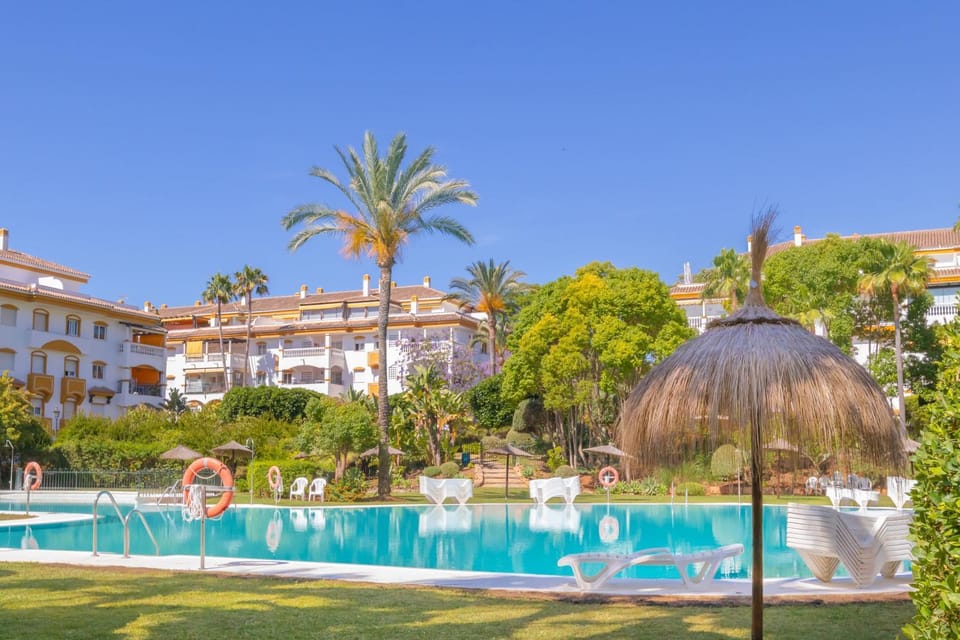 Property building, Solarium, Garden view, Pool view, Swimming pool, sunbed