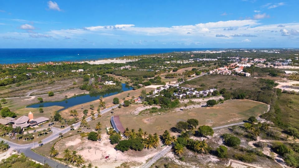 Punta Cana 1-Bed Apt Sleeps 4 with Pool & Hot Tub Apartment in Punta Cana