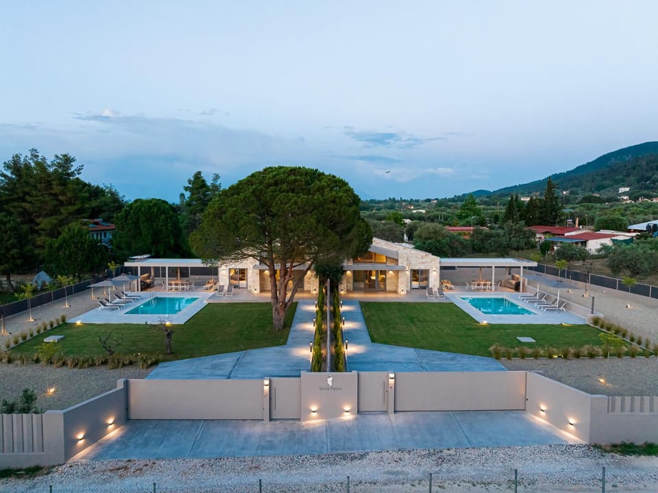Property building, Natural landscape, Pool view