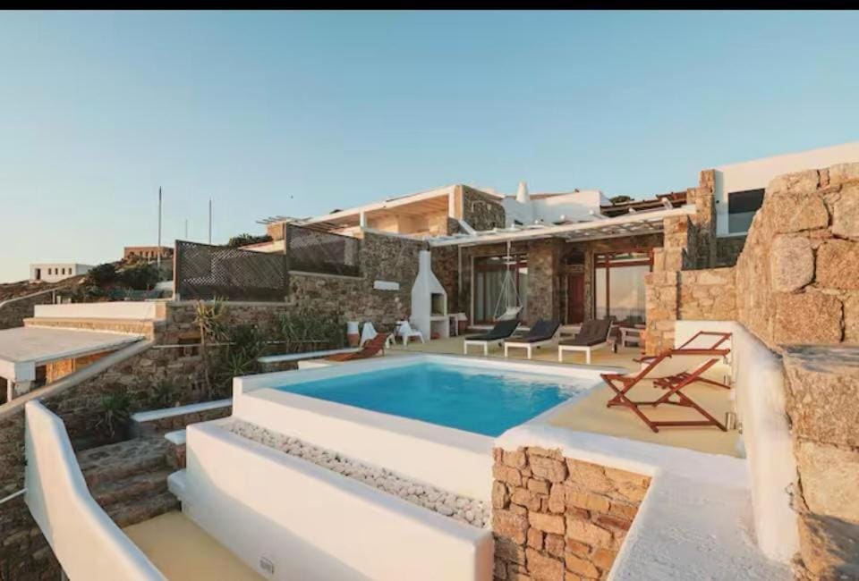 Luxury Villa With Pool and Sunset View! Villa in Mykonos, Mikonos 846 00, Greece