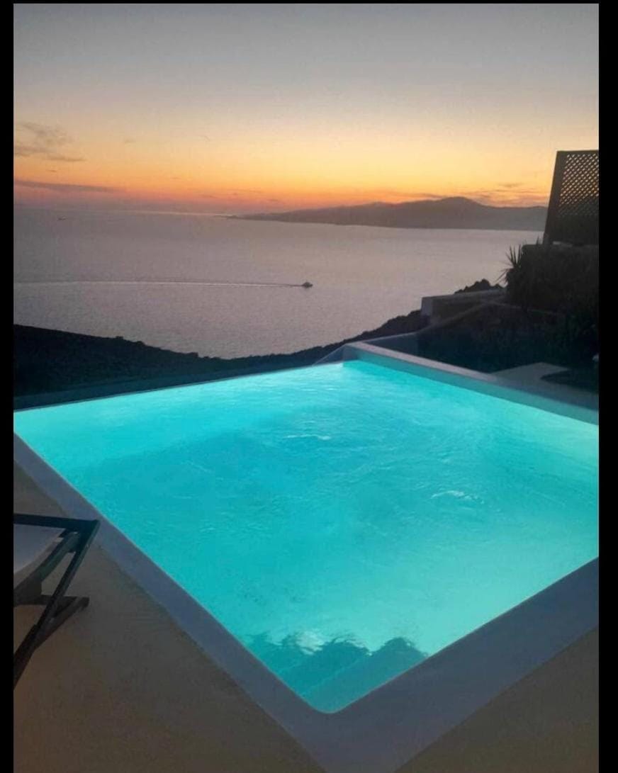 Luxury Villa With Pool and Sunset View! Villa in Mykonos, Mikonos 846 00, Greece