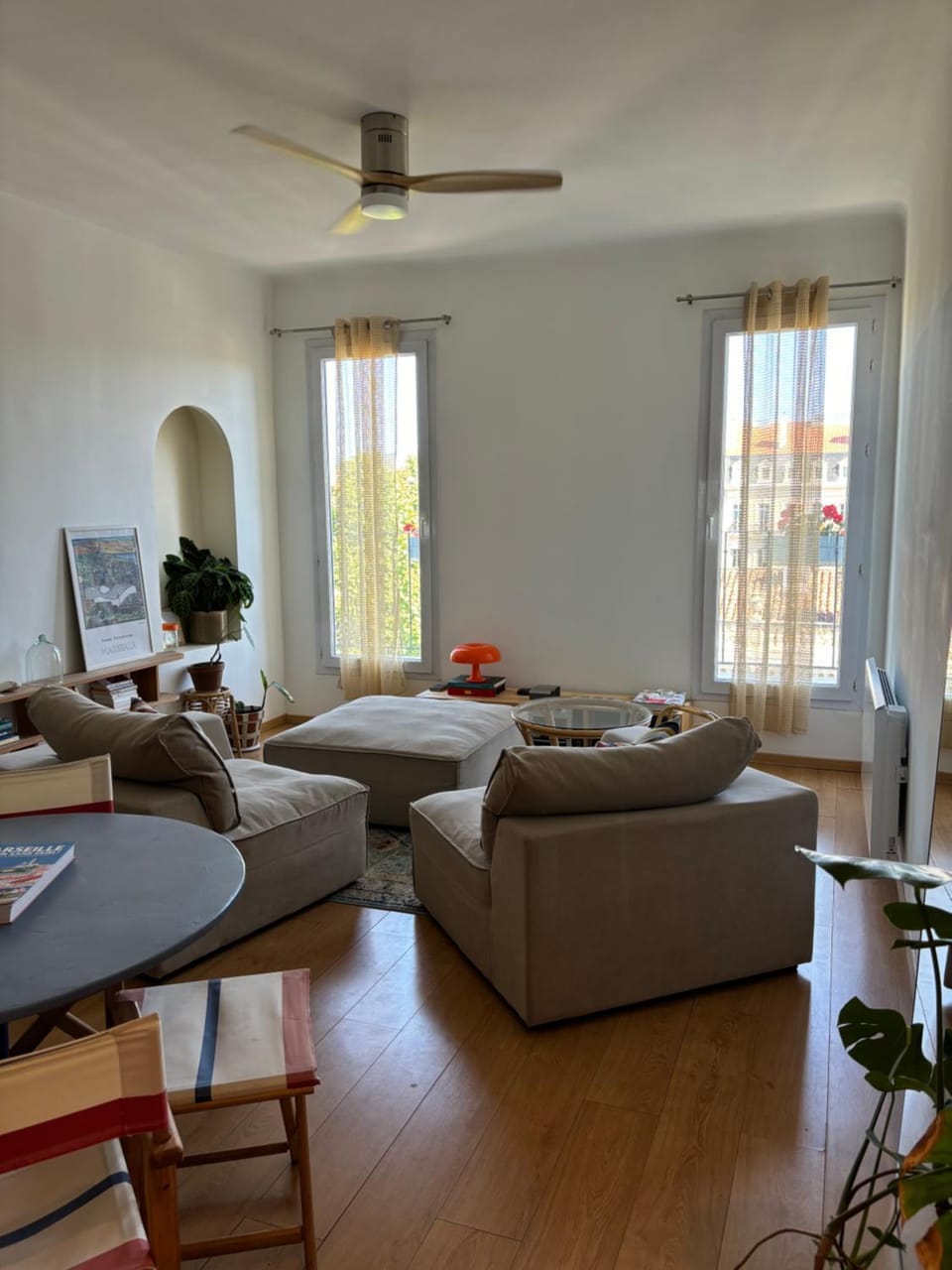 Living room, Seating area, Dining area