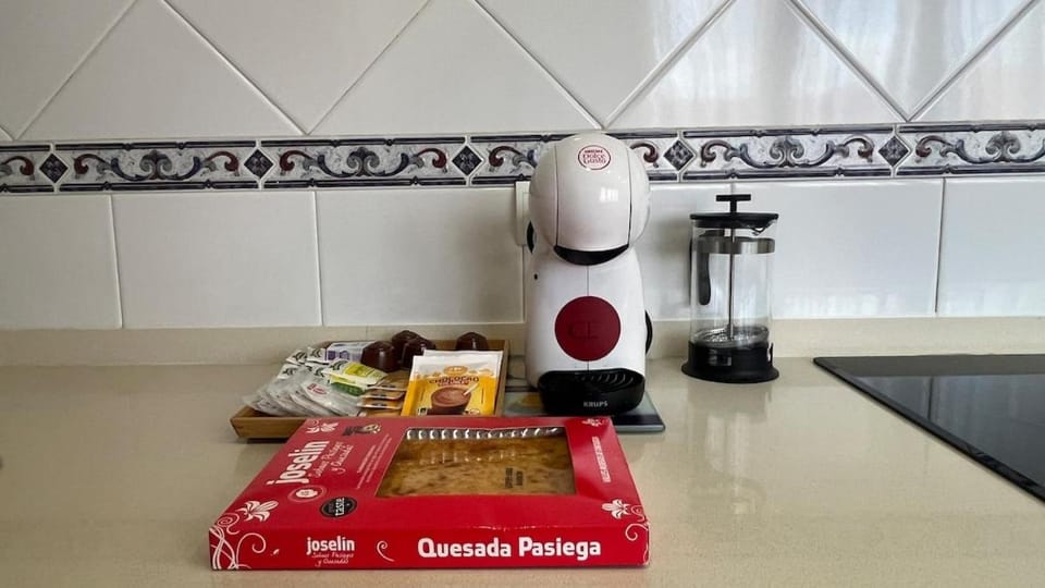 Coffee/tea facilities, toaster