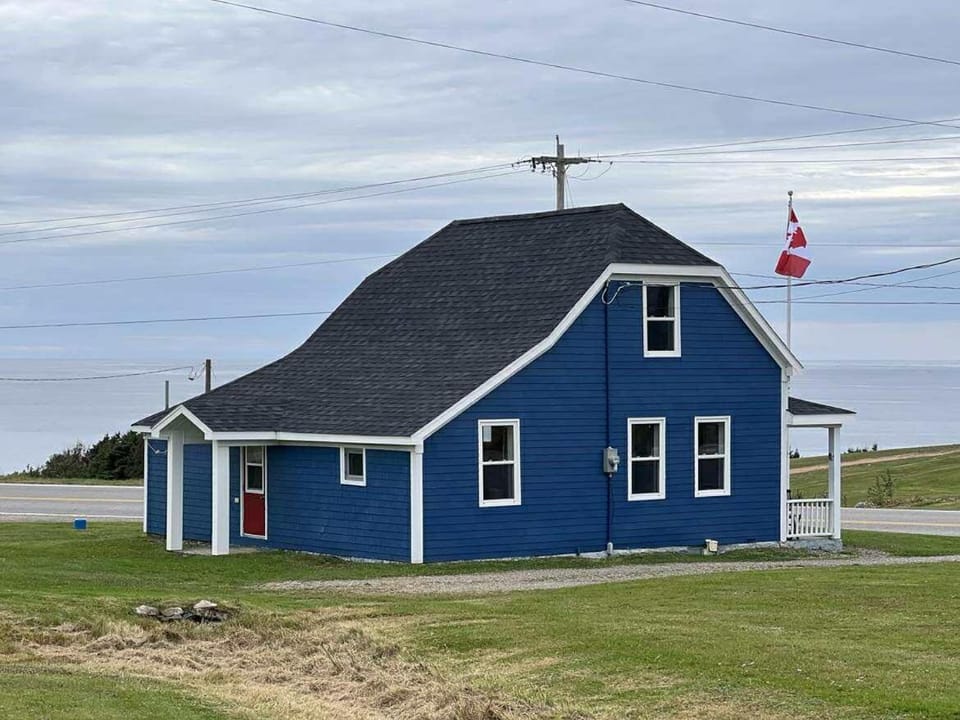 Ocean Spray Vacation Home - spectacular sunset views House in Nova Scotia