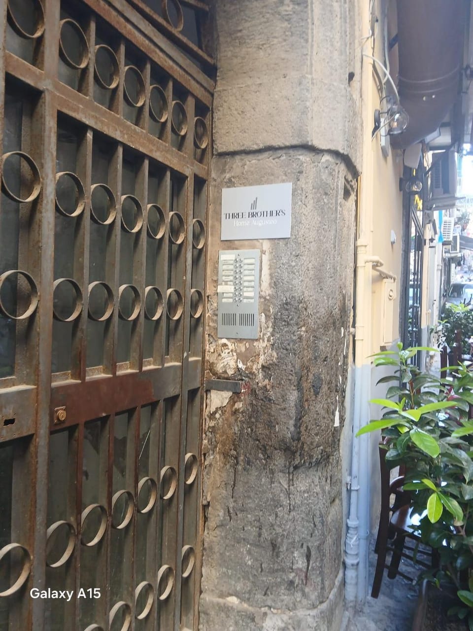 Facade/entrance