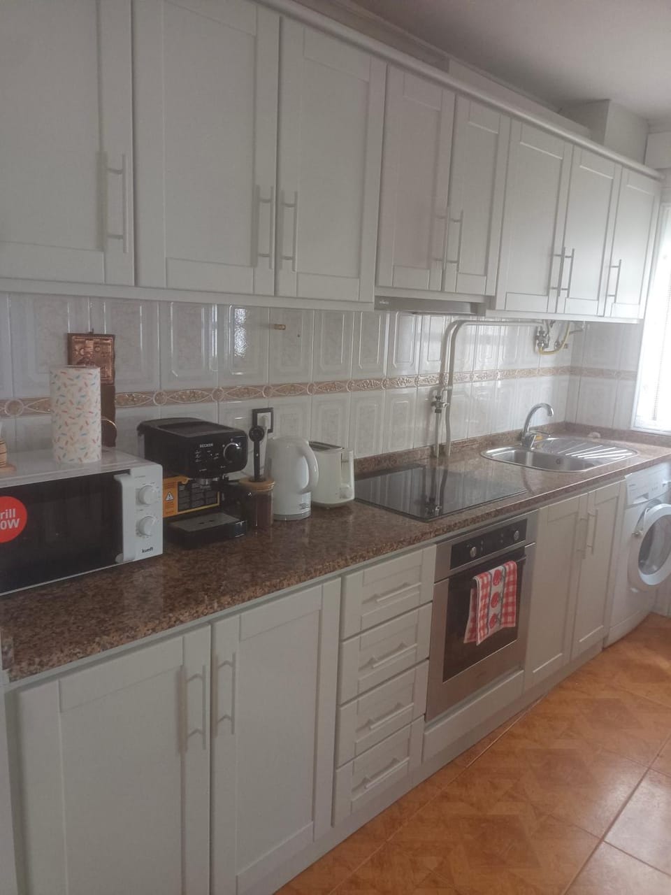 Coffee/tea facilities, Kitchen or kitchenette