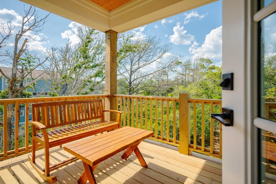 All Sands On Deck by Oak Island Accommodations House in Oak Island