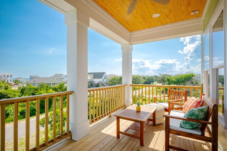 All Sands On Deck by Oak Island Accommodations House in Oak Island