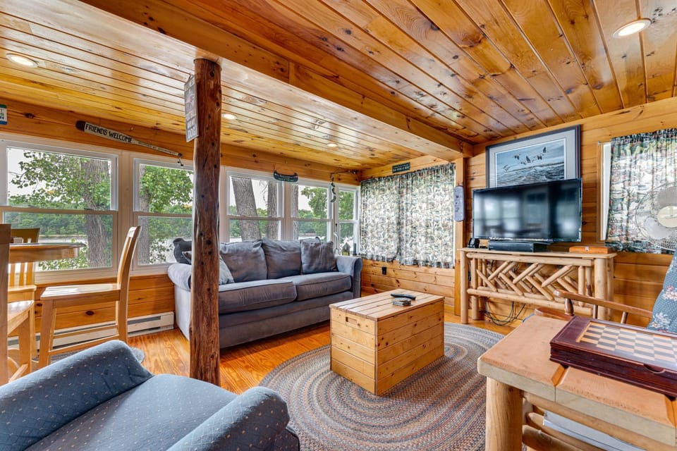 Waterfront Home on Lake Champlain w/ Dock & Kayaks House in Lake Champlain