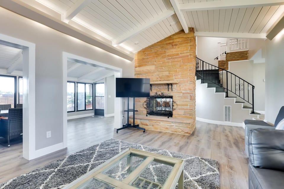 16 Mi to Manatee Viewing! Spacious Tampa Retreat House in Tampa