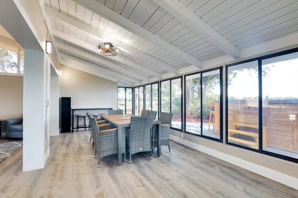 16 Mi to Manatee Viewing! Spacious Tampa Retreat House in Tampa