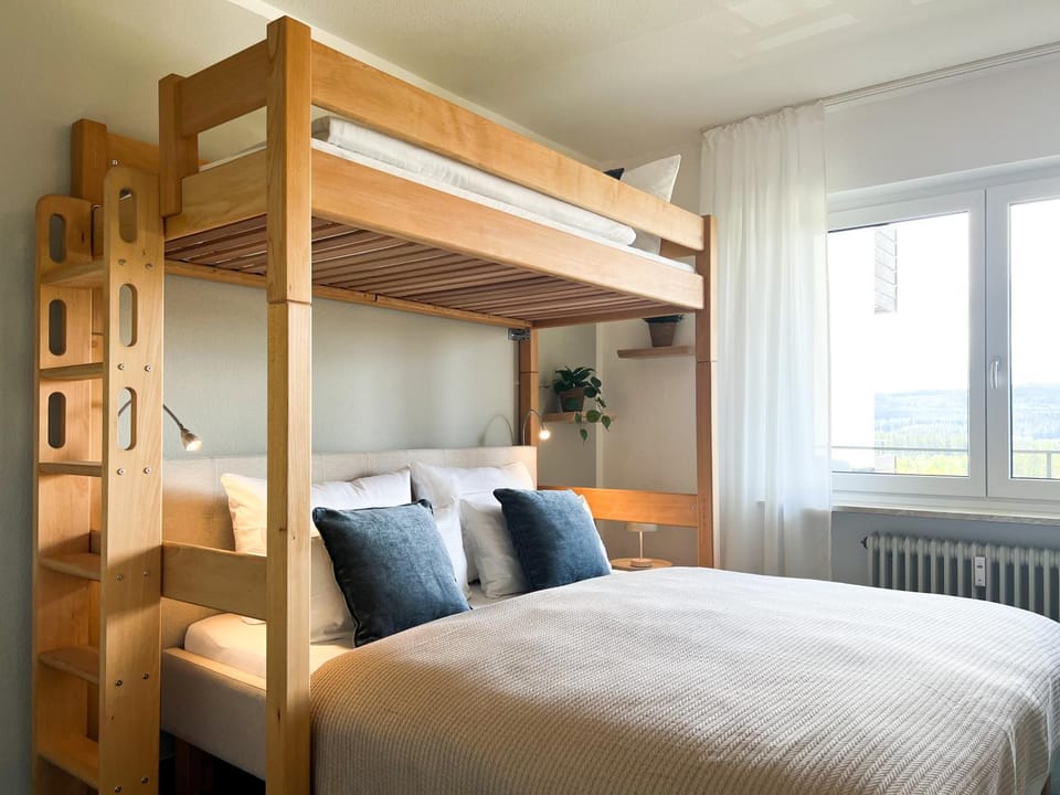Bed, Photo of the whole room, Bedroom, bunk bed, towels