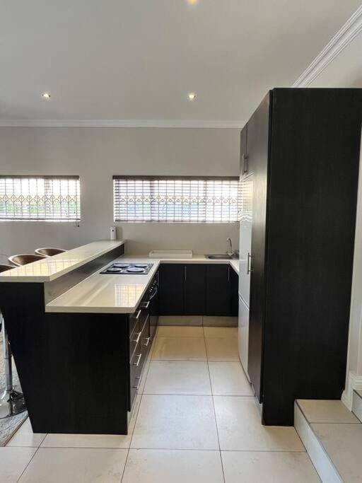 Modern & Elegant Apt Sandton Central Apartment in Sandton