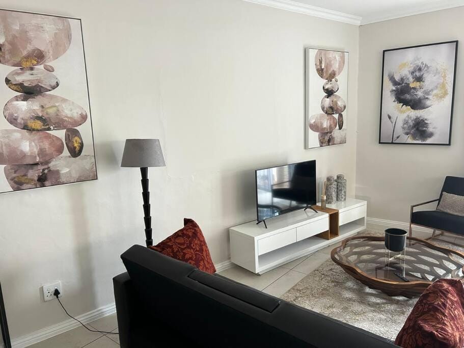 Modern & Elegant Apt Sandton Central Apartment in Sandton