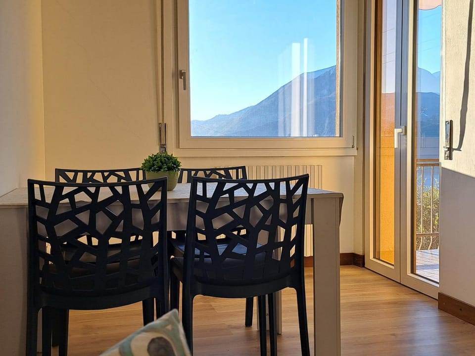 Blue Panorama del lago Perledo Apartment in Province of Lecco