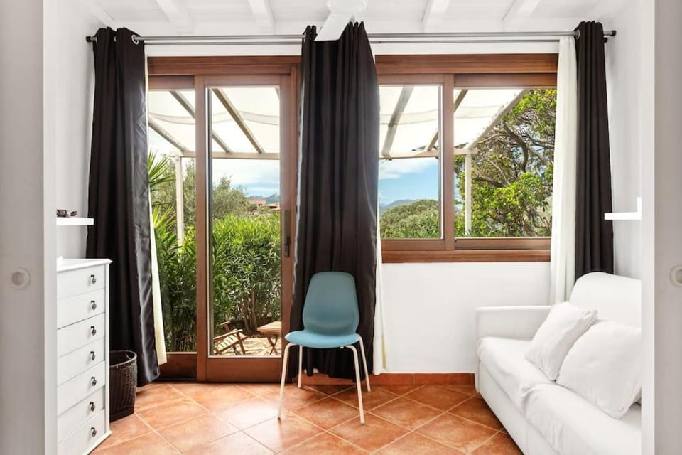 Coralli cottage on the hill - Shared Pool House in Sardinia