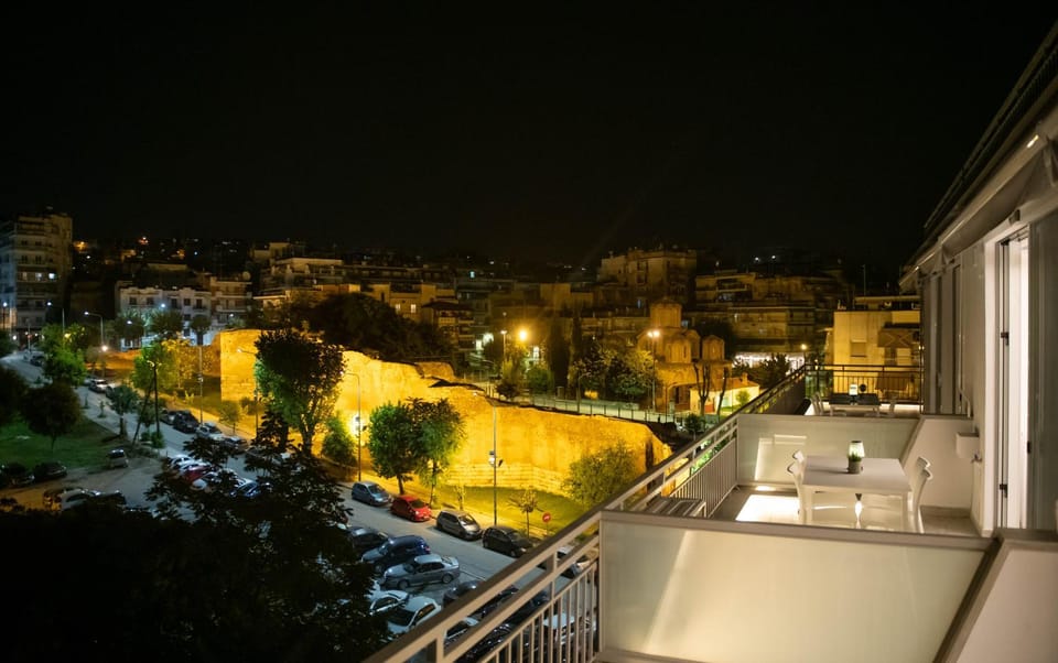 SKIA luxury living above the walls Apartment in Thessaloniki