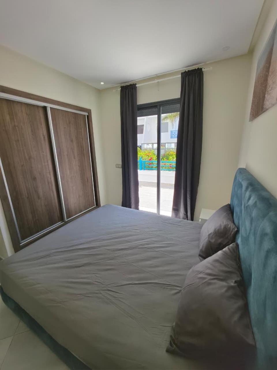 Property building, Bed, Children play ground, Photo of the whole room, Seating area, Beach, Beach, Bedroom, Sea view, Swimming pool
