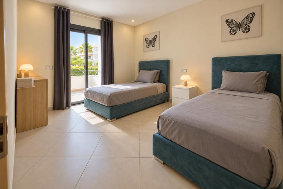 Property building, Restaurant/places to eat, Bed, Coffee/tea facilities, Photo of the whole room, Bedroom, Swimming pool, Breakfast, Family, Family, air conditioner, air conditioner