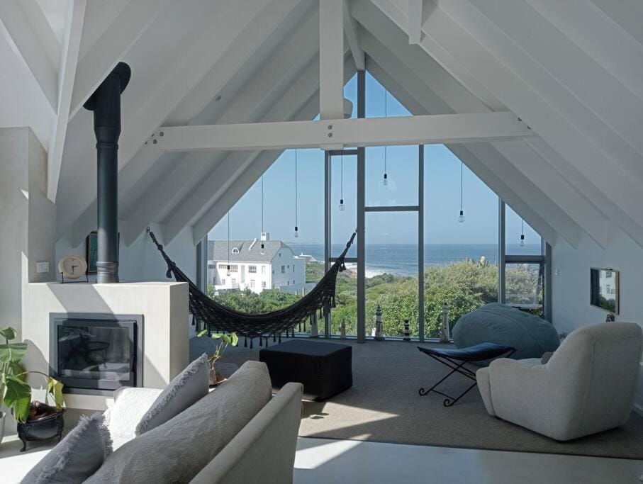 The Beachfront Glass House House in Eastern Cape