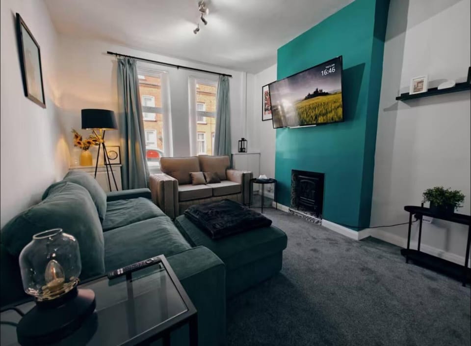 4BR comfy belfast stays Delaware House in Belfast