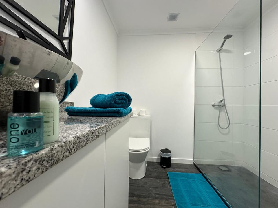 Bathroom, towels