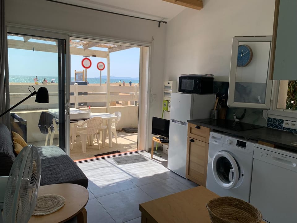 logement dans maison, face à la mer Apartment in Hyères