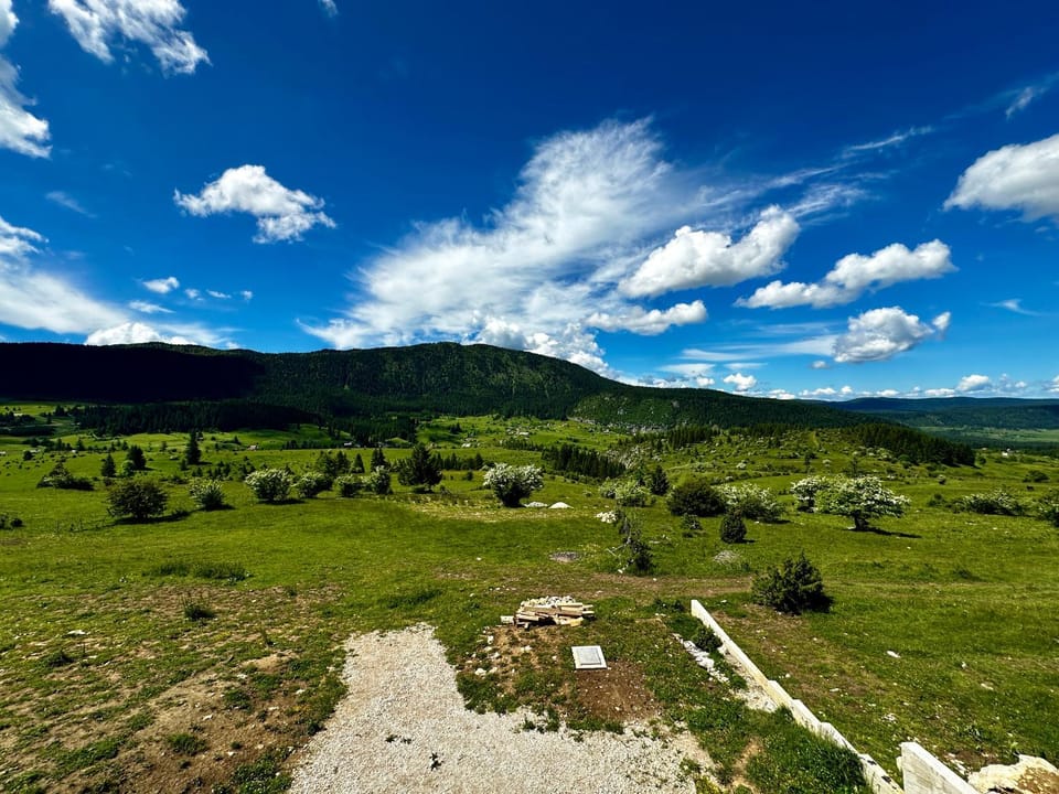 Nearby landmark, Spring, Day, Natural landscape, Mountain view
