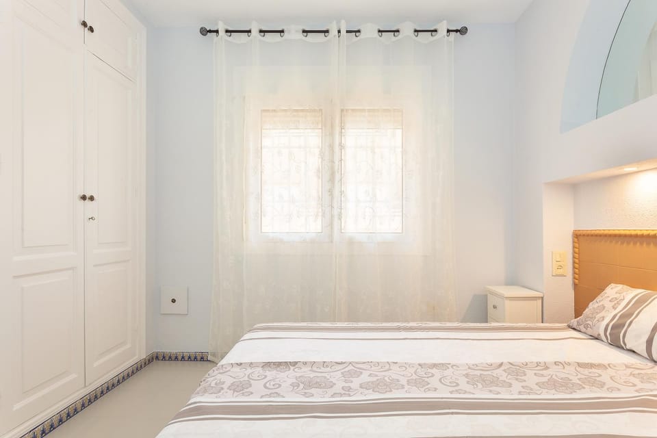 Bed, Photo of the whole room, Bedroom, wardrobe