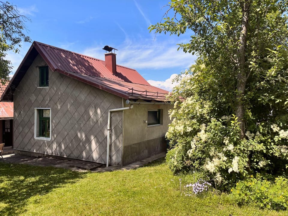 Property building, Day
