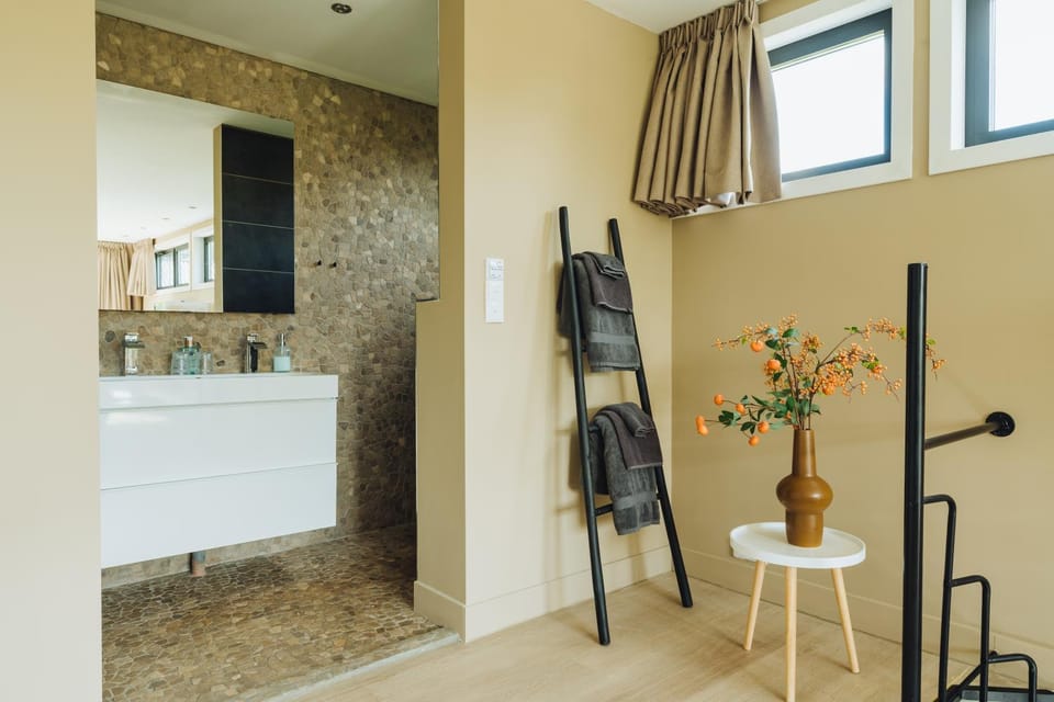 Shower, Bathroom, towels