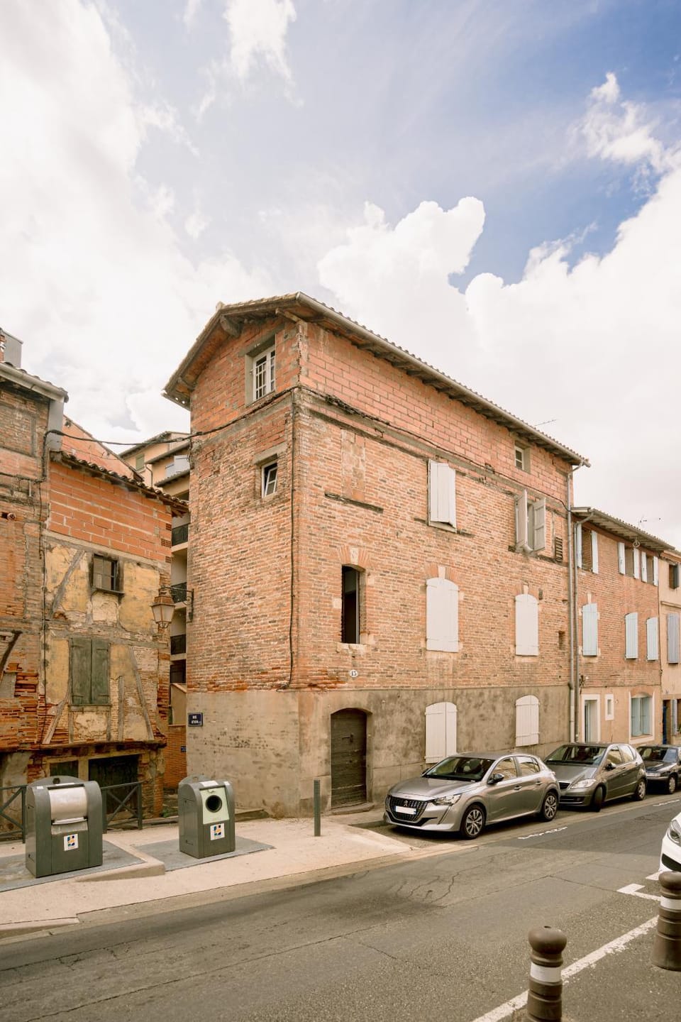 Property building, concierge