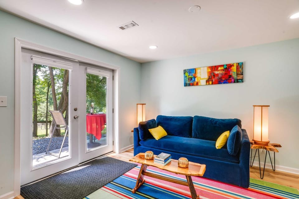 Front Royal Studio w/ Mtn Views & Brick Oven Apartment in Shenandoah Valley