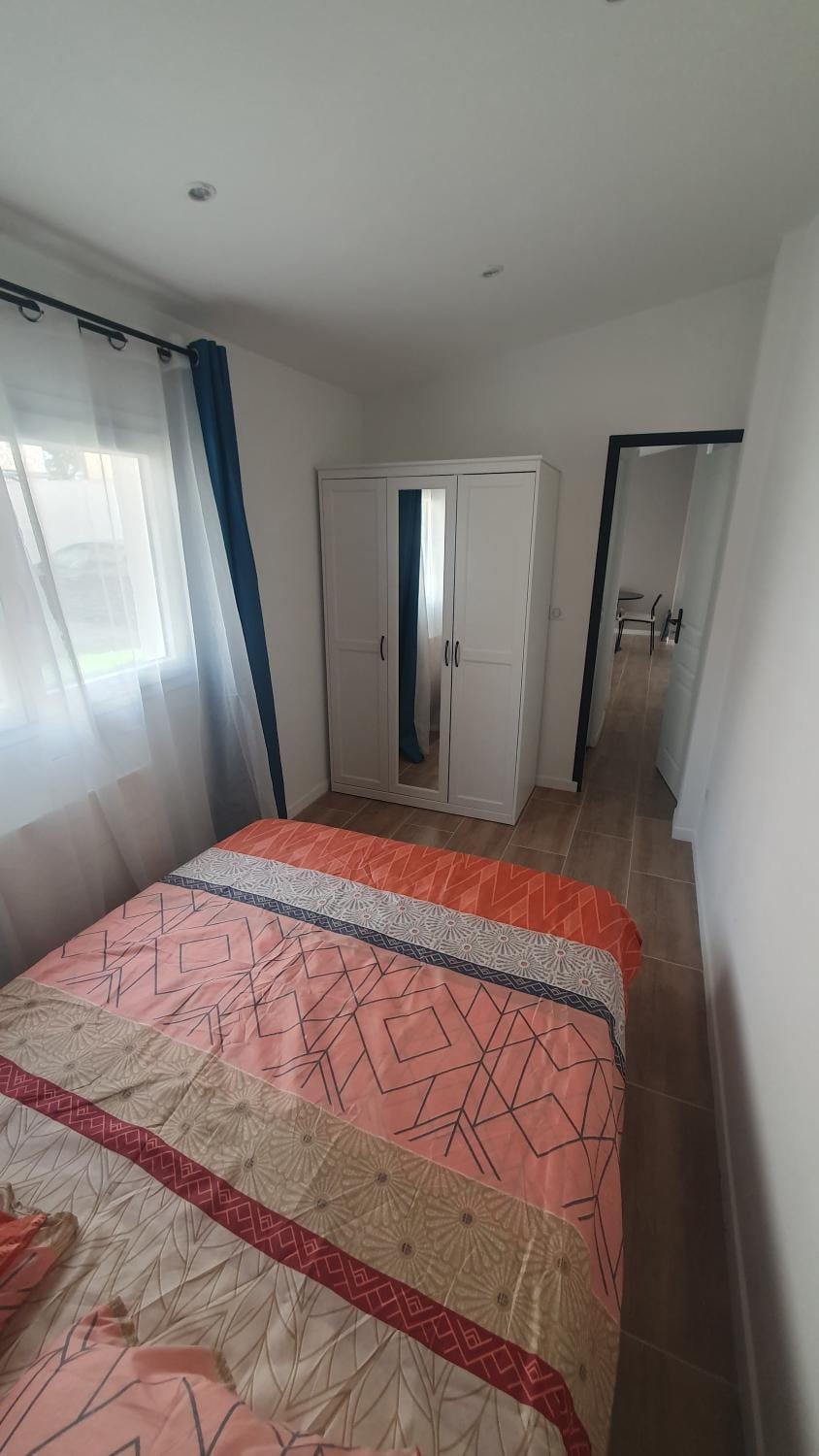 Bedroom, wardrobe