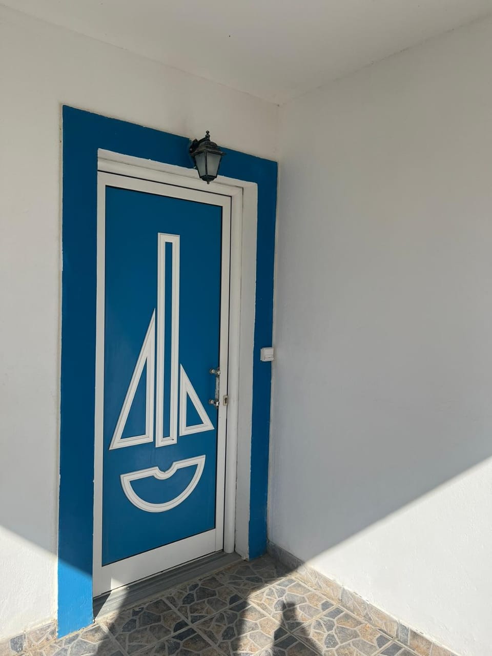 Facade/entrance, Balcony/Terrace