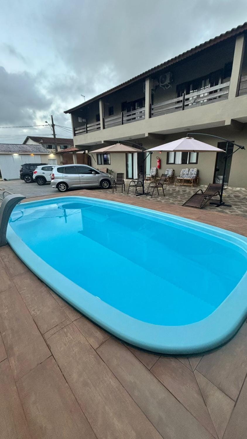 Swimming pool, Parking